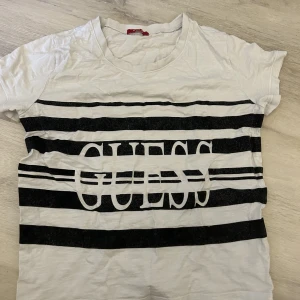 Tröjor  - En för 30 eller båda för 40kr Plus frakt 