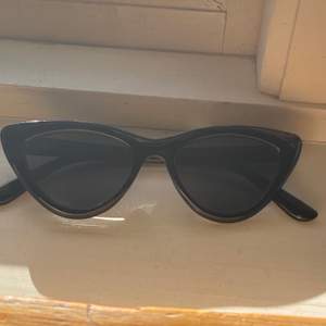 Glasögon Accessoarer från H&M | Köp begagnat på Plick