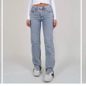 HELT nya Lexi jeans från det danska, populära märket Venderby’s i storlek S. Säljer pga råka beställa 2st i S istället för att 1 i S och 1 i XS. 💛💛 budgivning gäller!