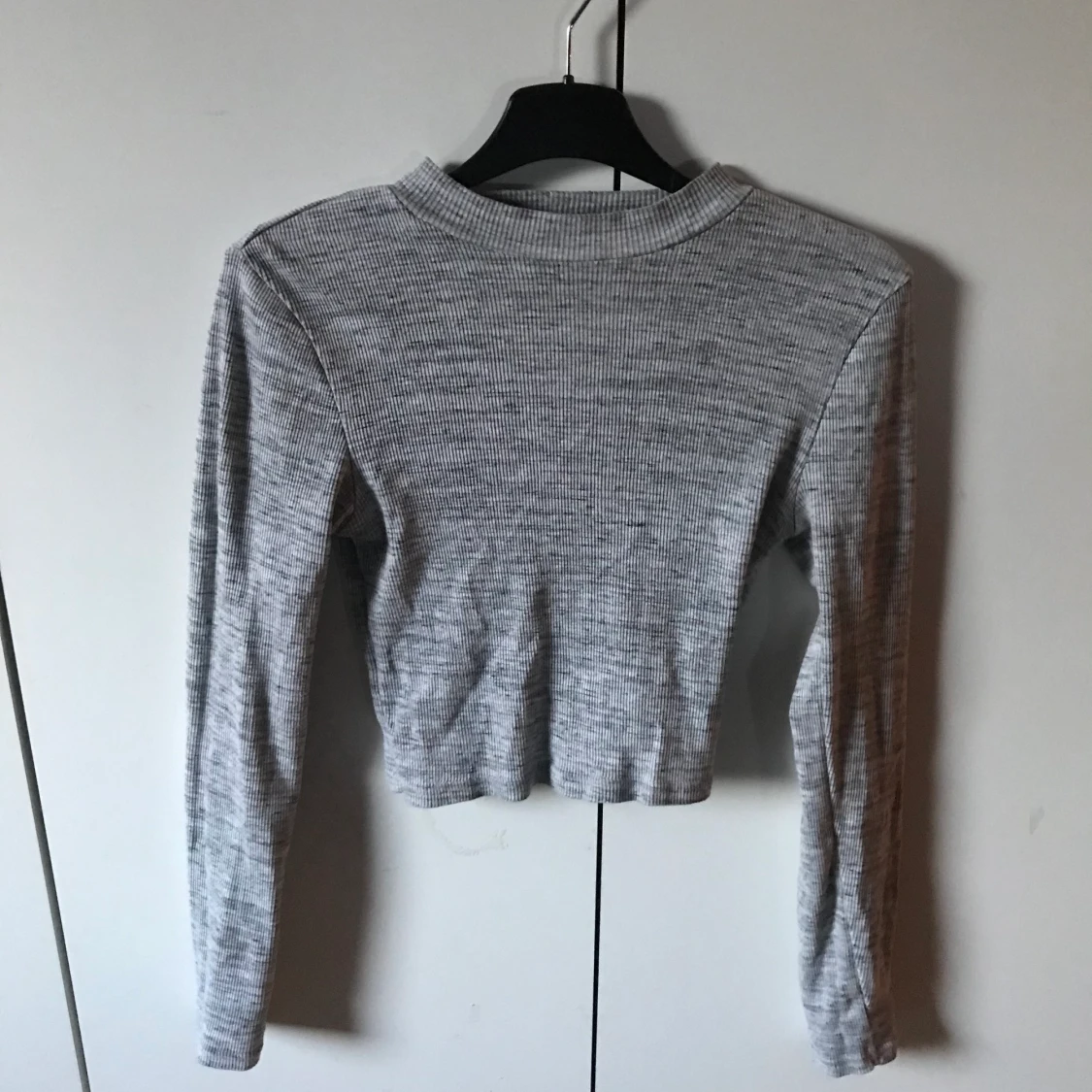 Grå topp crop top polokrage