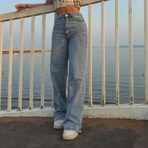 Jeans - Jeans använda ca 2 gånger, jätte fina,passar dem som är 166 o kortare✨✨