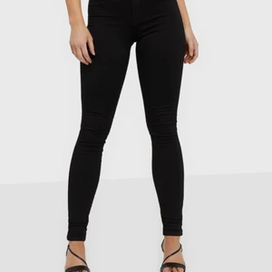 DR Denim Jeans - Jag testar och lägger ut mina nya jeans som jag aldrig har använt fick dom i födelsedagspresent men dom var för små. Jag har tänkt mig 200kr för dom men om du tycker att de är mycket så får du buda. KÖPAREN STÅR FÖR FRAKTEN!!!