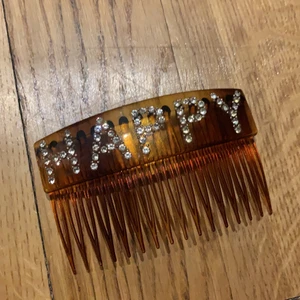 Spänne för håret , Gina Tricot  - Oanvänt hårspänne från fina tricot
