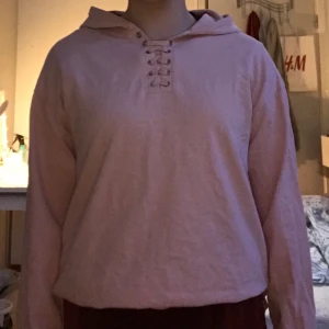 Ljusrosa houddie storlek 170 - Denna hooudie har jag köpt på Lindex den är i storleken 170 (xs) har inte använt så mycket