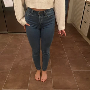 Skinny lee jeans - Superköna, passar xxs/xs. Stretchiga. 100kr + frakt