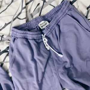 Lila mjukisbyxor - Lila mjukisbyxor från Madlady, knappt använda 💜 Strl M