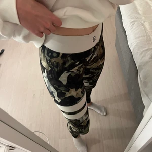 Träningstights  - Träningstights från Stronger strl S