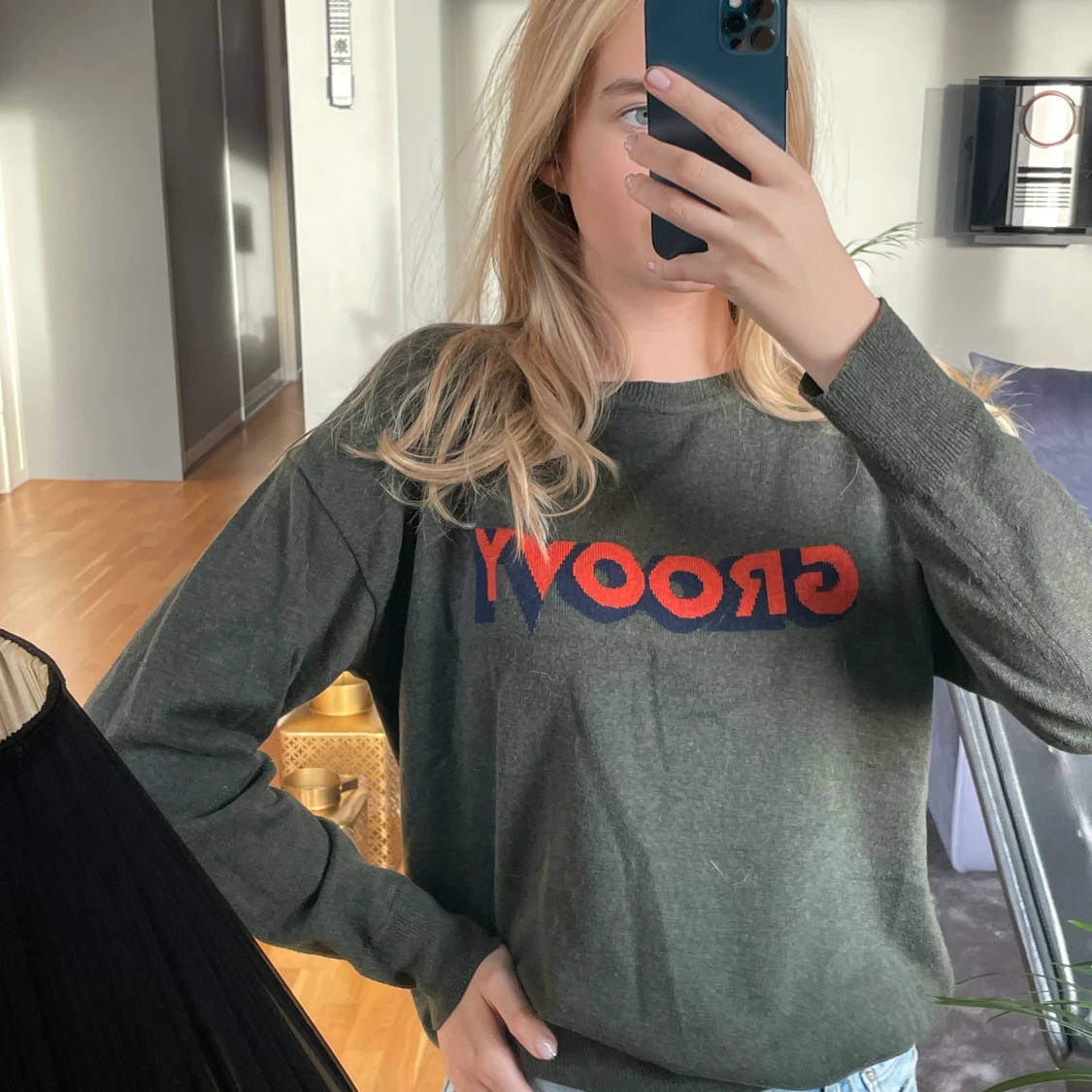 Grön stickad tröja med text!  - 91