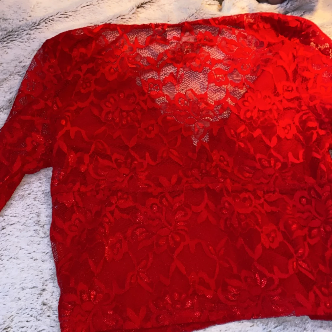 Röd spetsig vringad topp - 91