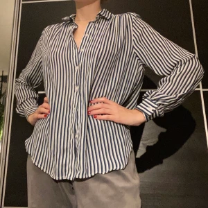 Hm skjorta - Randig skjorta 