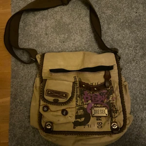Disel väska  - Väska från disel. Budgivning. 