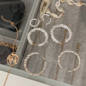 Smycken - Alla är oanvända, 2 större örhängen, ett par mindre och ett armband. 60kr/st 