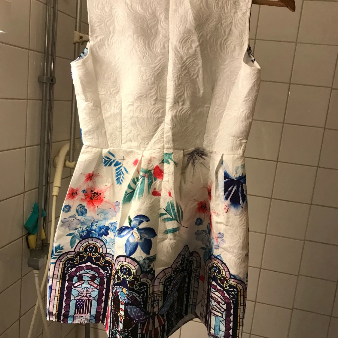 Mönstrad klänning - 90