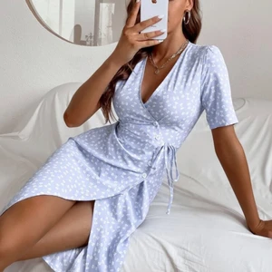 Klänning - Helt oanvänd🤍 Frakt tillkommer