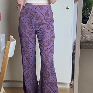 Bootcut zara byxor oanvända  - Aldrig använda Zara bootcut byxor. Zaras fall collection. Storlek S passar även M då de är stretchiga. Sitter jättefint på 👌🏻 kan mötas i Stockholm eller fraktas 📦 ! 