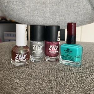 nagellack  - Fyra st nagellack säljer för att jag inte använder dem längre det är alla för 15kr