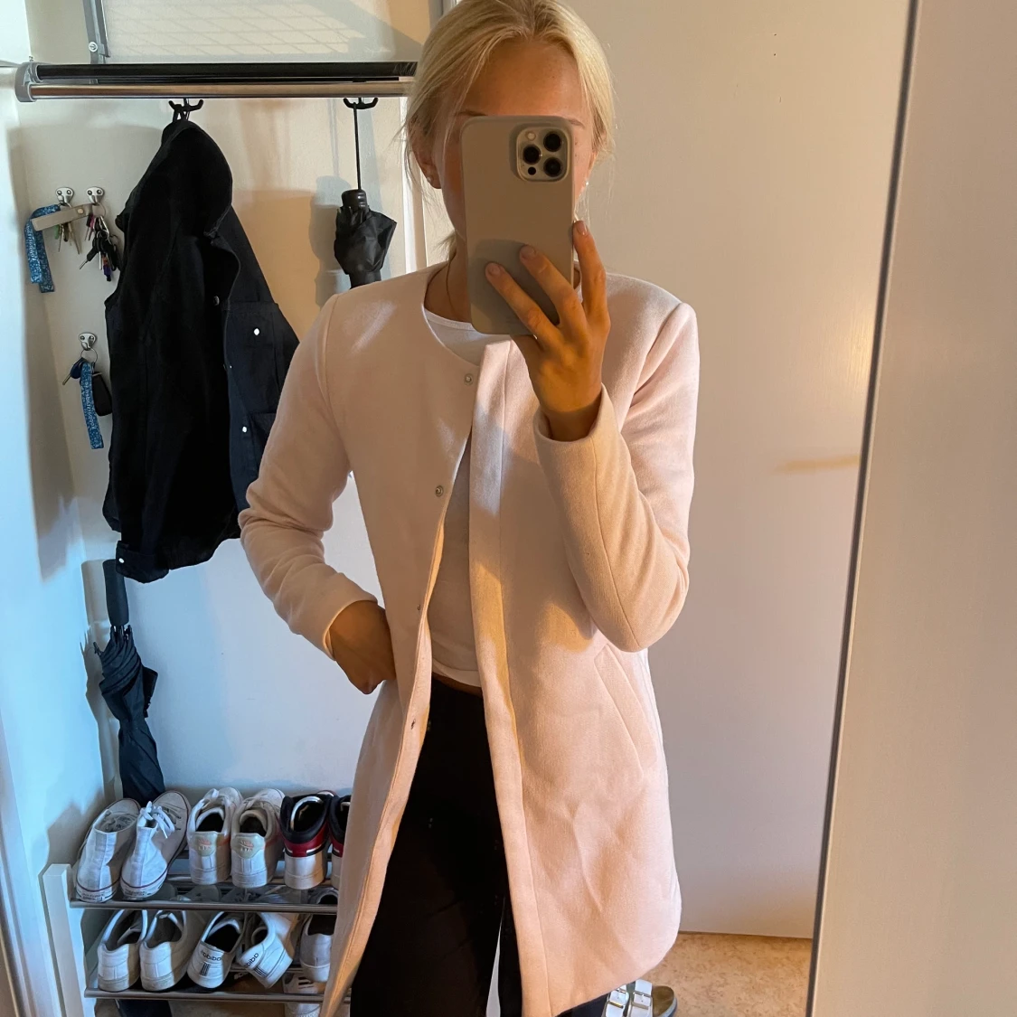 Rosa kappa med knäppen - 91