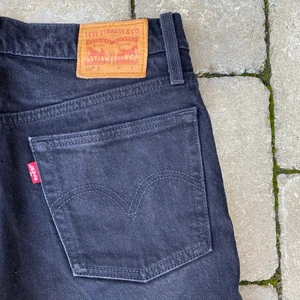 Levis 501 cropped - Storlek: W:26 L:28