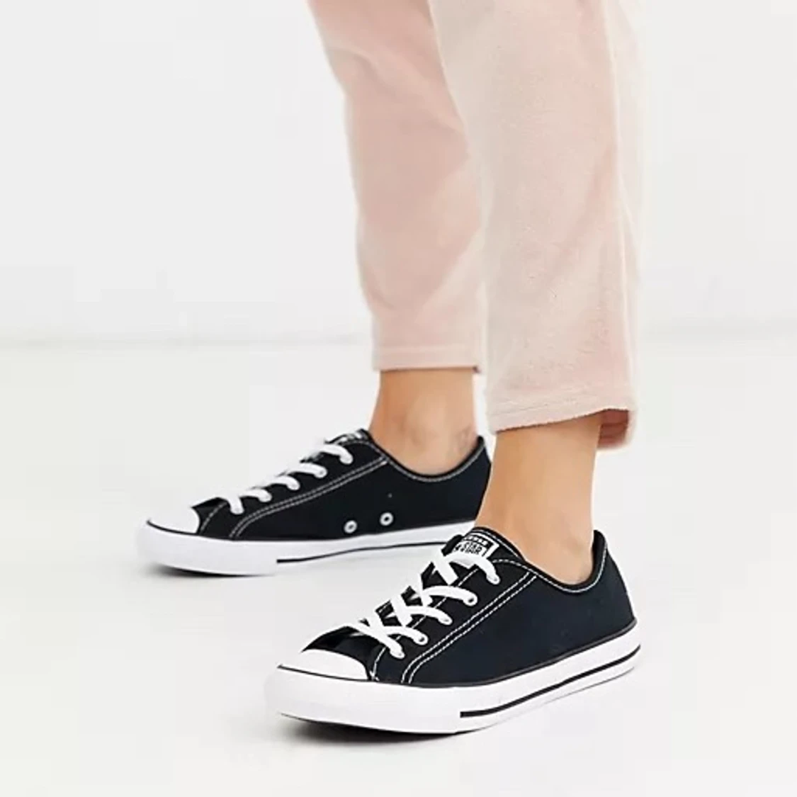 Svarta converse