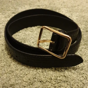 Bälte - NA-KD - Bälte från NA-KD i nytt skick! Aldrig använt och säljer då ja köpte fel storlek♡ Frakt inkl. i pris!!