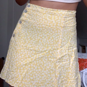 kjol - superfin kjol från hm storlek 36 pris 90kr+frakt