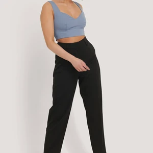 Kostymbyxor - Säljer dessa snygga kostymbyxor då jag köpte dom för ett tag sen men dom aldrig kommit till användning.          