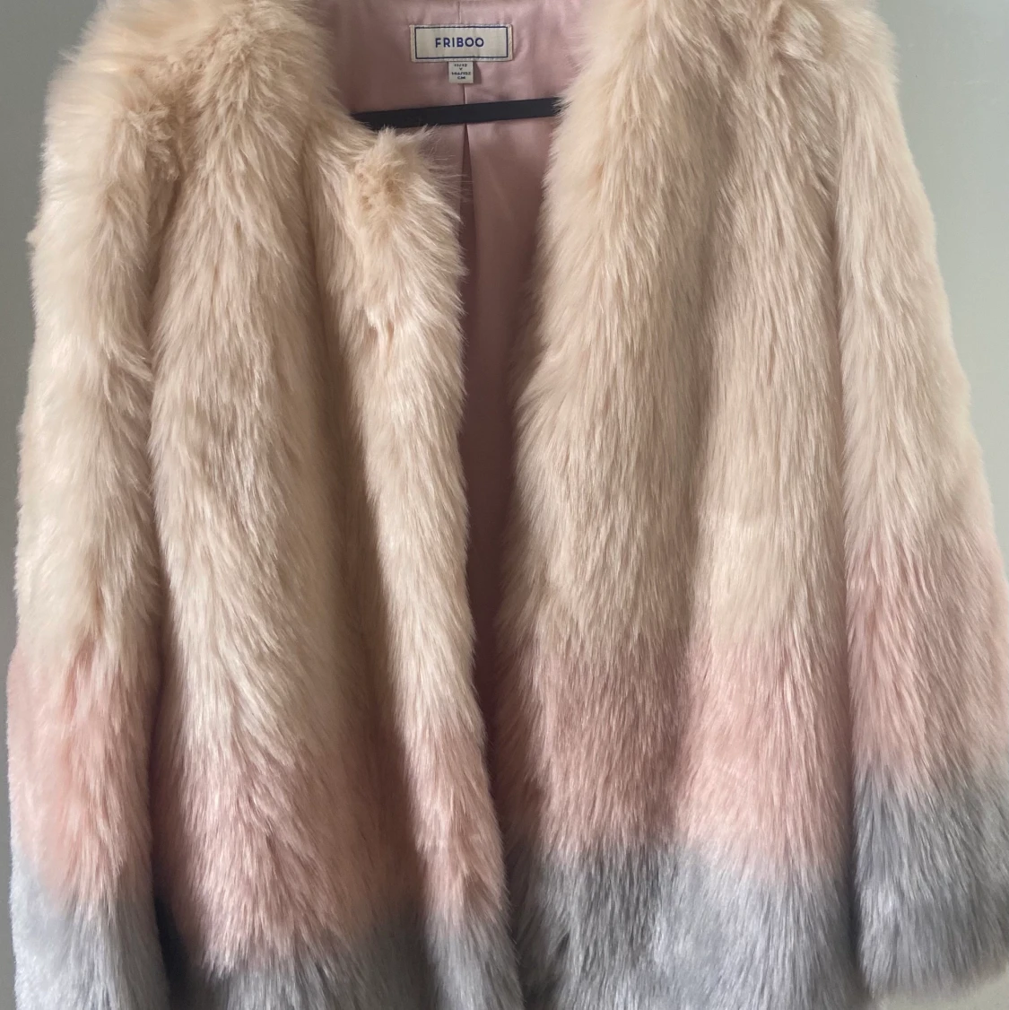 Fake päls jacka -200 kr 