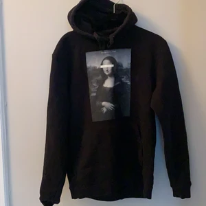 Huvtröja The cool elephant svart  - Sparsamt använd storl S/M, svart