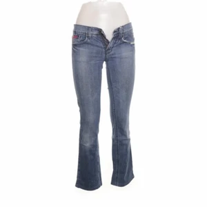 Hugo boss low waist Bootcut jeans  - Sååå snygga jeans från Hugo boss som tyvvär ej passar mig! 