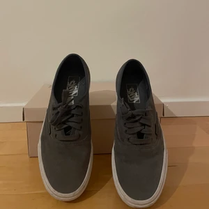 Vans skor  - Superfina skor från vans som tyvärr inte passar mig. Sparsamt använda☺️💛kunden står för frakt 📦 