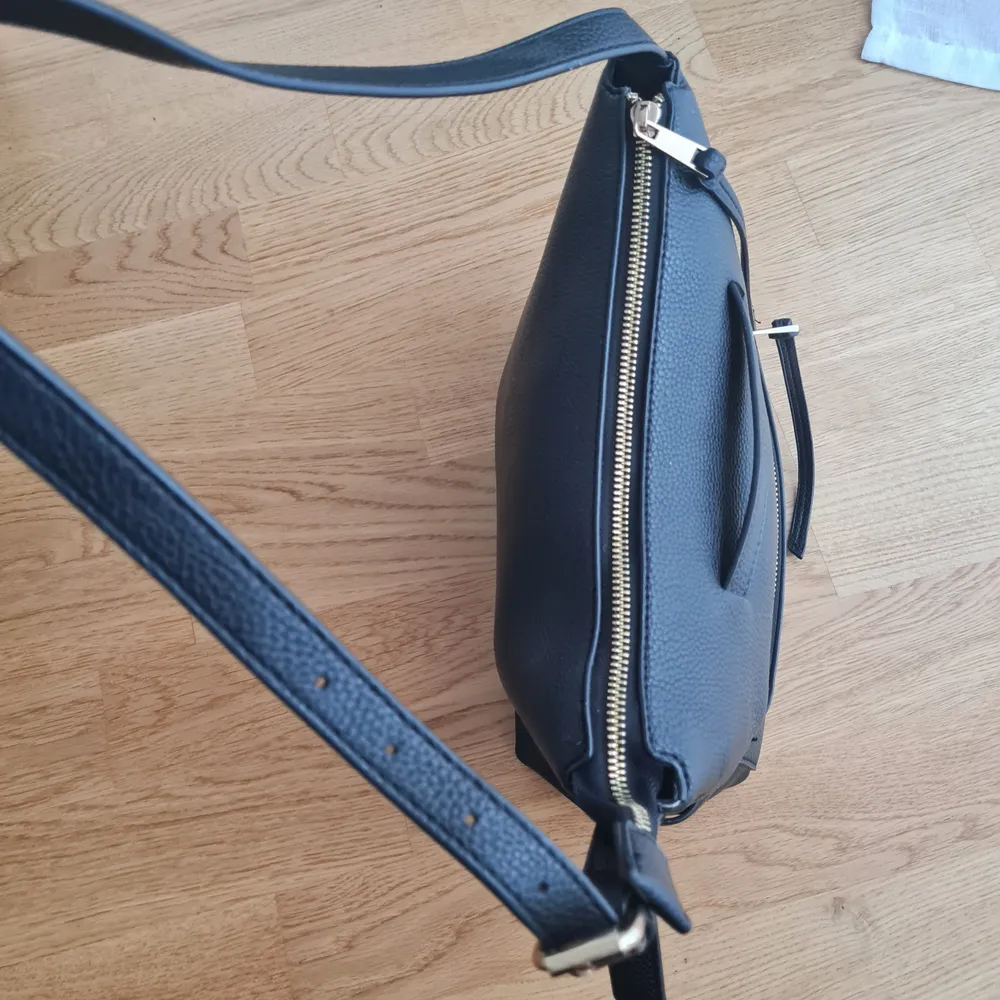 Bag from Esprit in very good condition. Väskor.