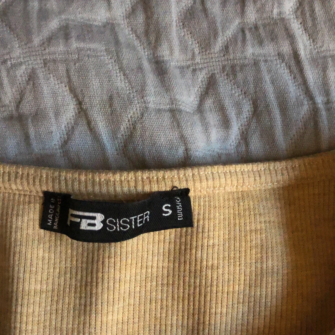 Tröja med knytning  - 90