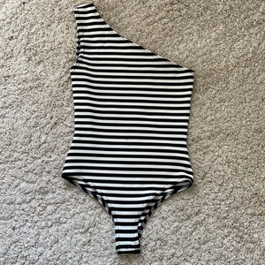 Body - Randig body från gina, strl XS. Knappt använd 😊