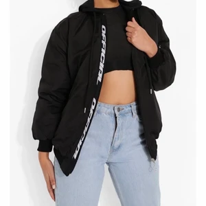 Jacka - Ny, superfin helt oanvänd. Köptes för 570, säljs för att jag råka ta fel storlek