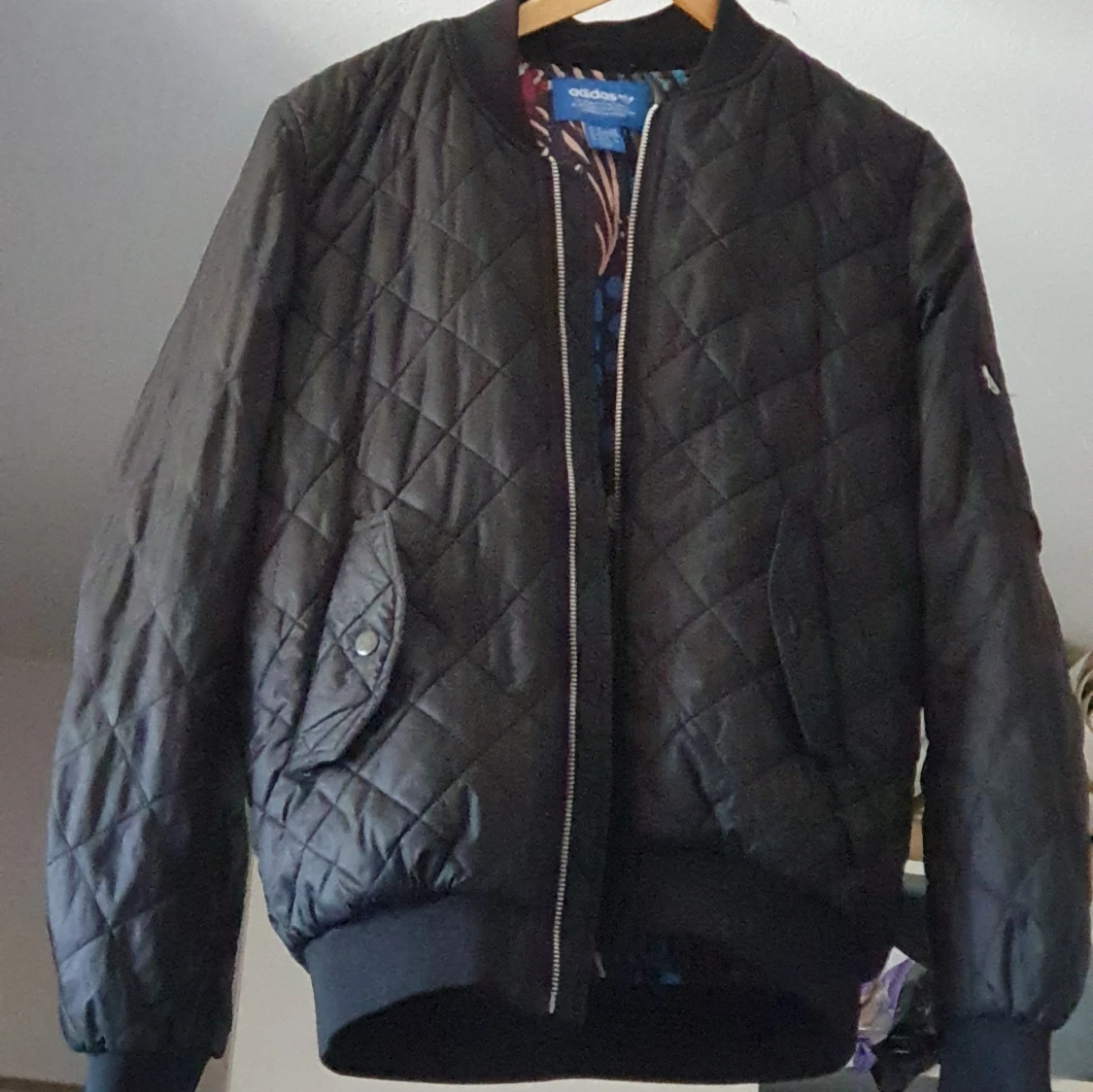 Åkta Adidas unisex jacka 