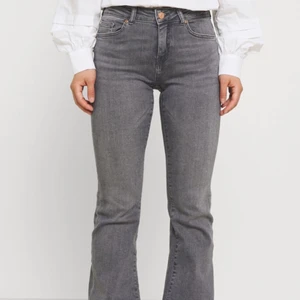 Only midrise jeans - strl XS, liite mer lägre i midja, använda 1 gång, nypris 399, köpare står för frakt💞