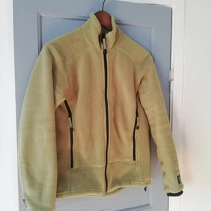 Haglöfs fleecejacka - Fleecejacka från haglöfs. Bra fickor, både innerficka och två på sidan. Varm och mysig. 