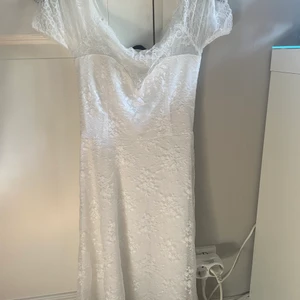 Vit spets klänning  - Väldigt fint skick, Stl XS, 70 kr + frakt <3