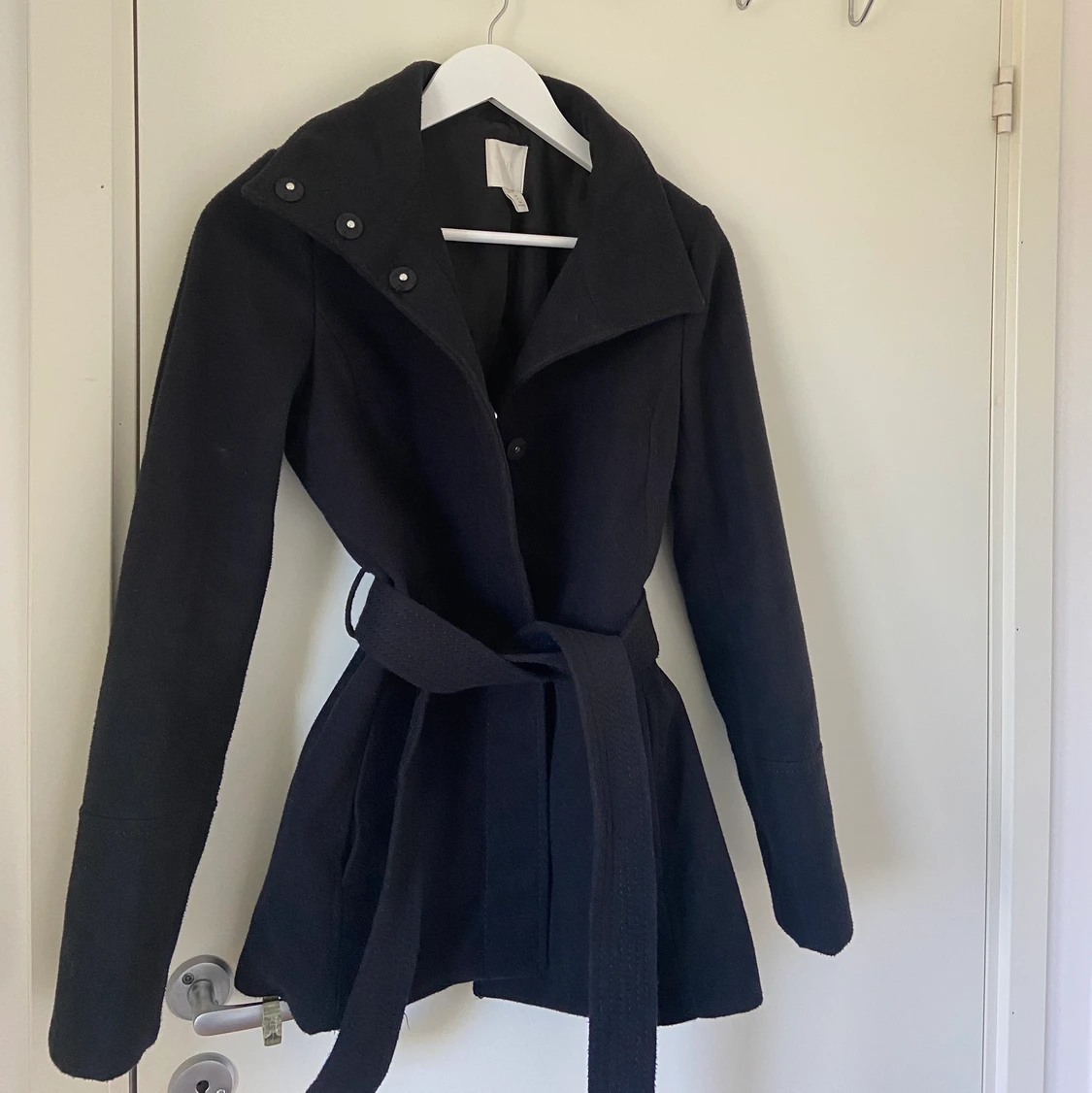 Mörkblå kappa från H&M