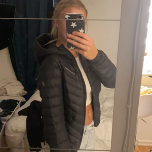 Peak performance jacka - Peak performance jacka, ganska använd men i nyskick! Nypris: 2799kr