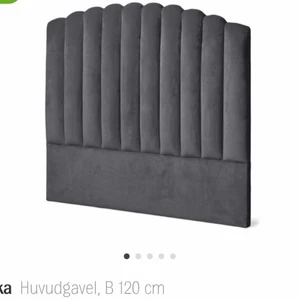 Mio- sänggavel  - En grå sänggaveln, köpt för cirka 1 år sedan. Jättefin kvalite, som ny. Passar till 120 säng. 