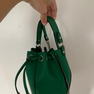 Väska - väska från zara i nyskick