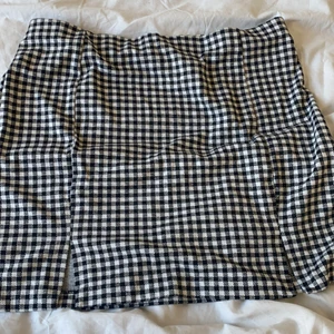 Rutig kjol  - En rutig kjol från hm 