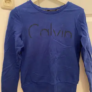 sweatshirt från Calvin Klein, storlek xs💕
