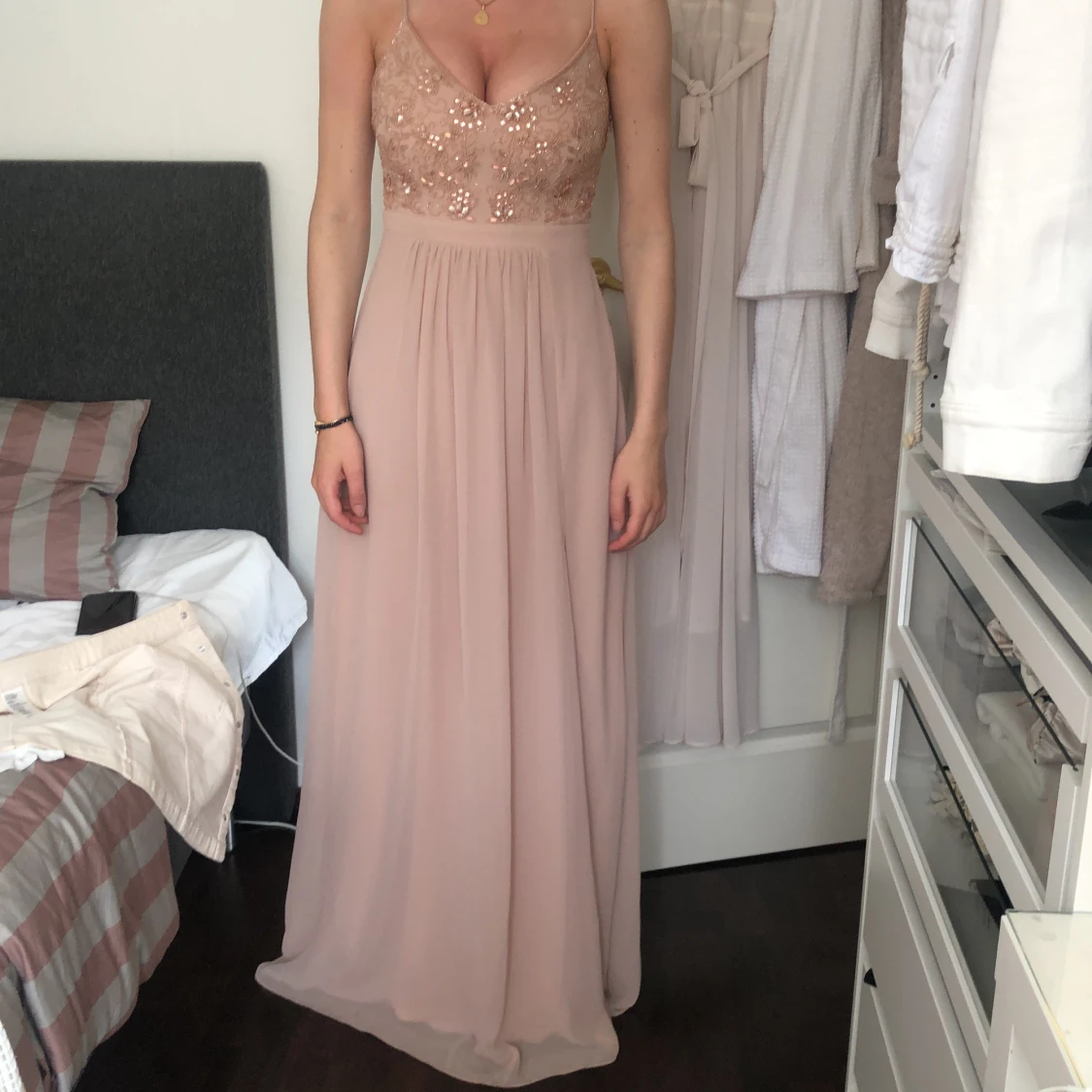 Nellyeve balklänning i rosa