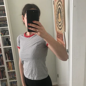 Randig t-shirt - Randig t-shirt som sitter väldigt snyggt i mjukt material. 