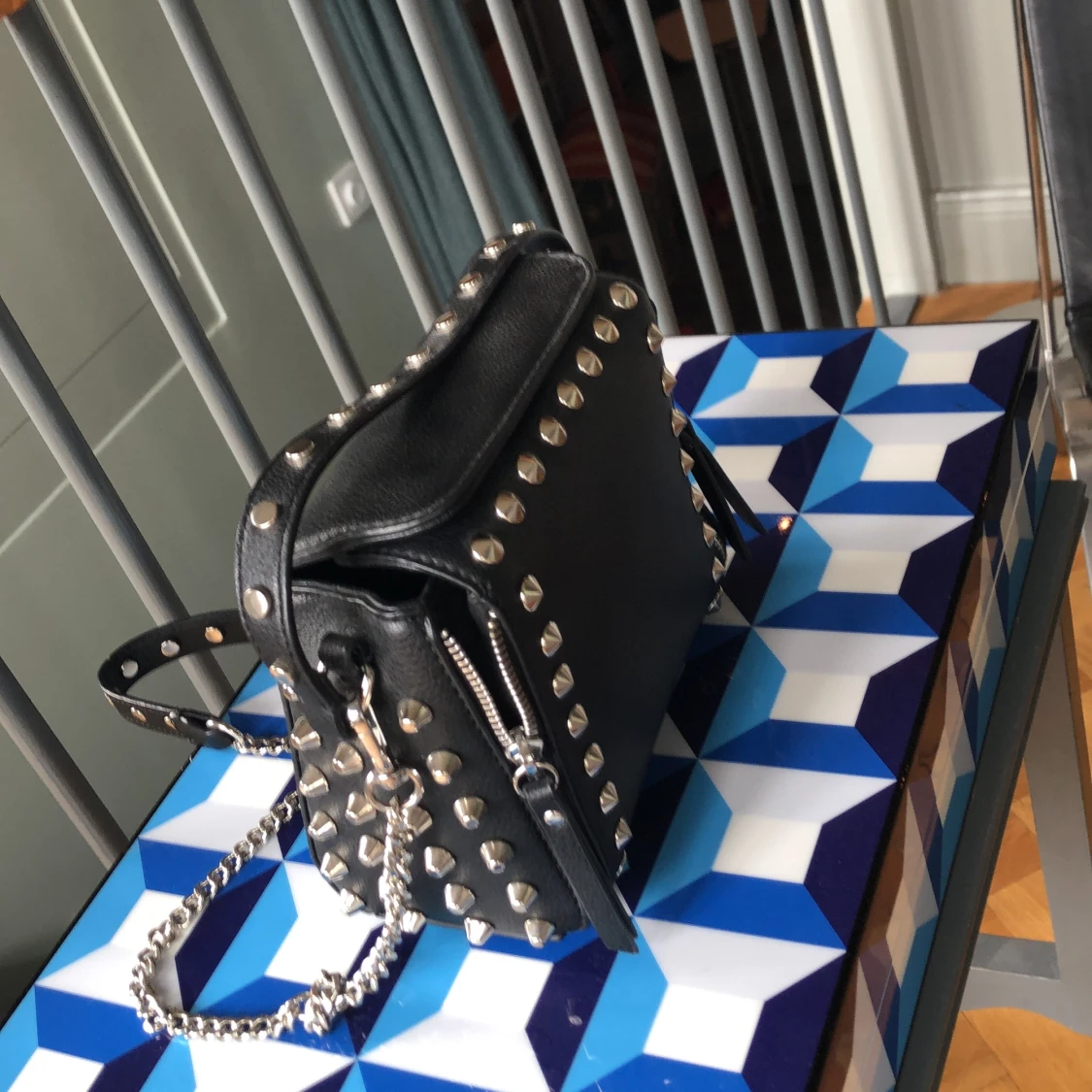 Zara väska med nitar - 90