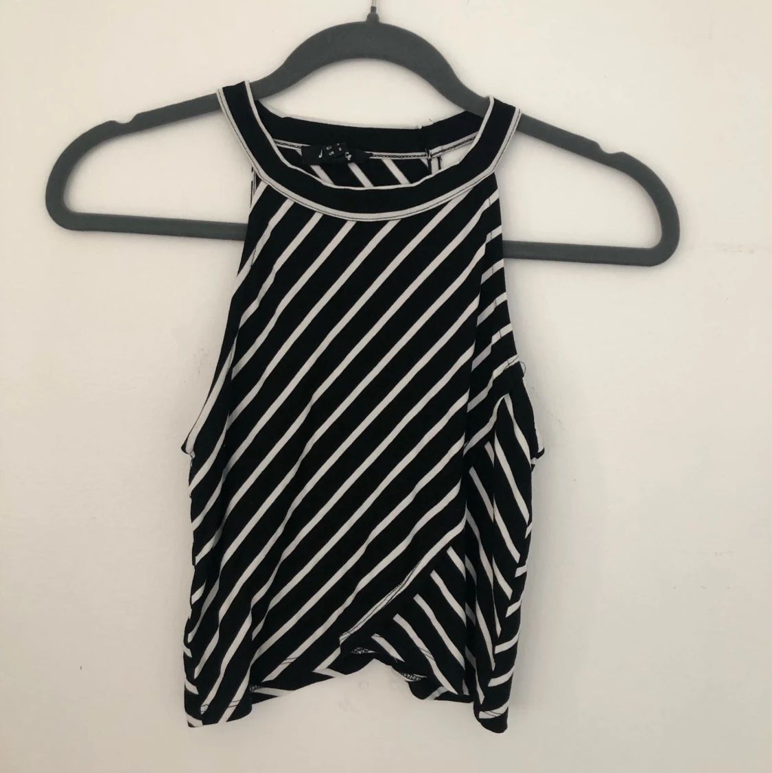 Svart/vit halterneck topp 