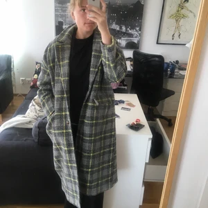 Rock junkyard - Cool rock från junkyard. Passar både som höst och vinterjacka. Tjocktmaterial. Inköpspris 1000 kr. 