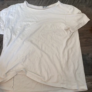 Vit t-shirt  - Vit t-shirt från Cubus !!!